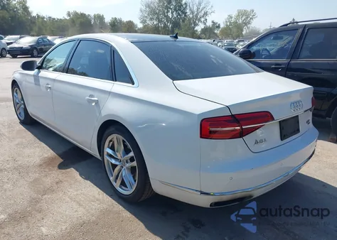2015 Audi A8 L 4.0T z USA, uszkodzony, nr VIN WAU32AFD1FN030995